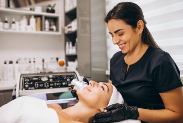 Estética nos EUA: Melhor Curso na Área, Salário e Como Abrir sua Clínica